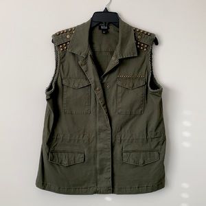 a.n.a Utility Vest Camo Green